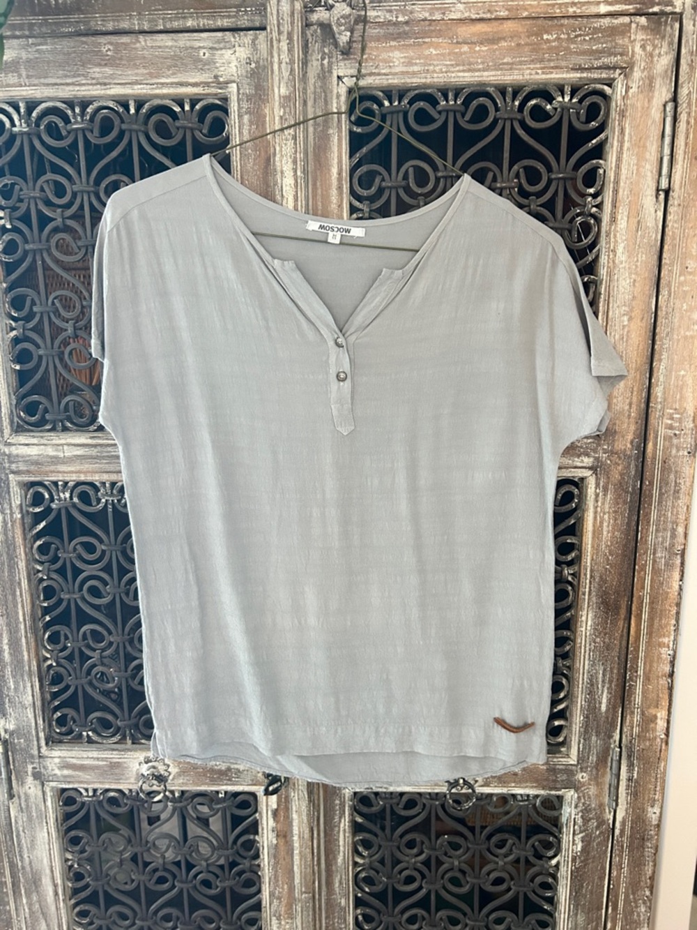 Relaxed Short Sleeve Silk Henley Tee - Light Gray